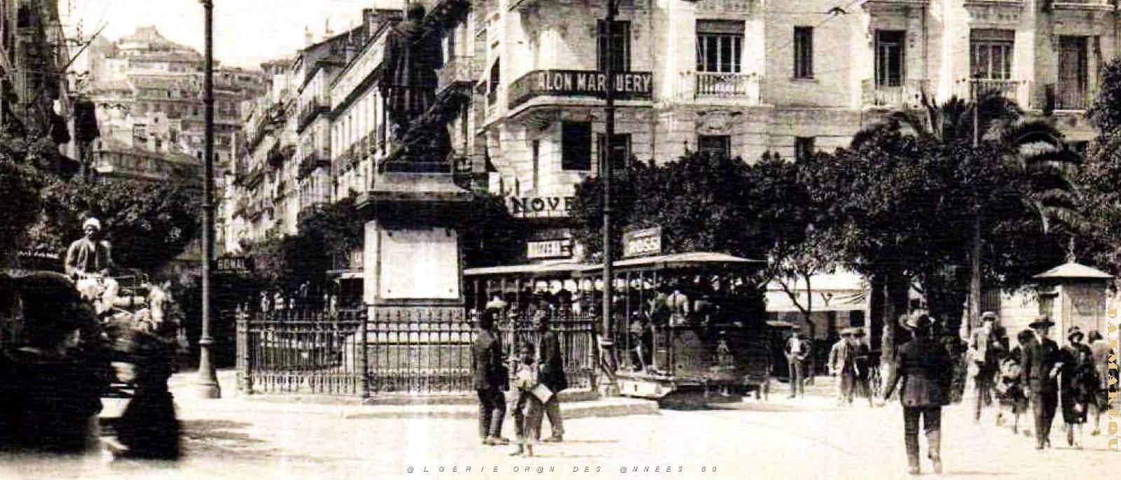 2837- Alger - Place Bugeaud et Rue d'Isly2.jpg